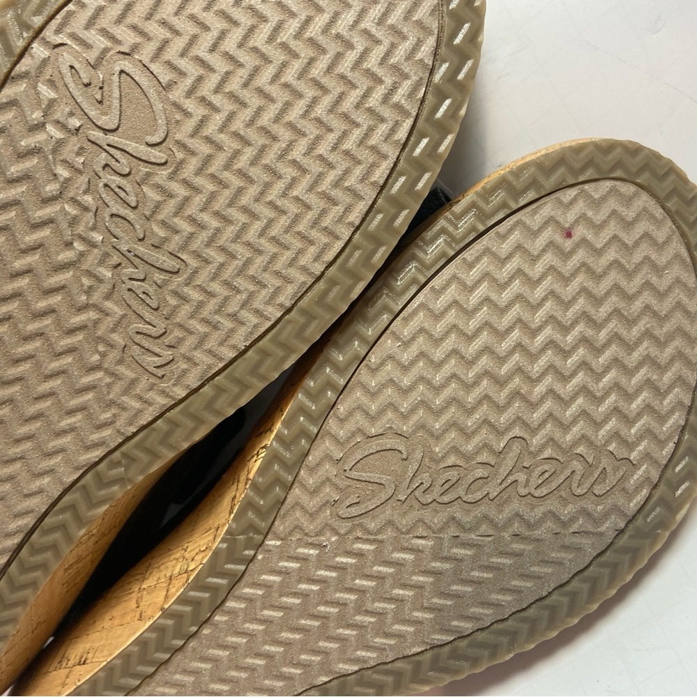 Skecher~Neutral~Shimmery~Gray/Black~Foam Insole~Cork-Look Wedge Sandal~Size 11 - Picture 13 of 14
